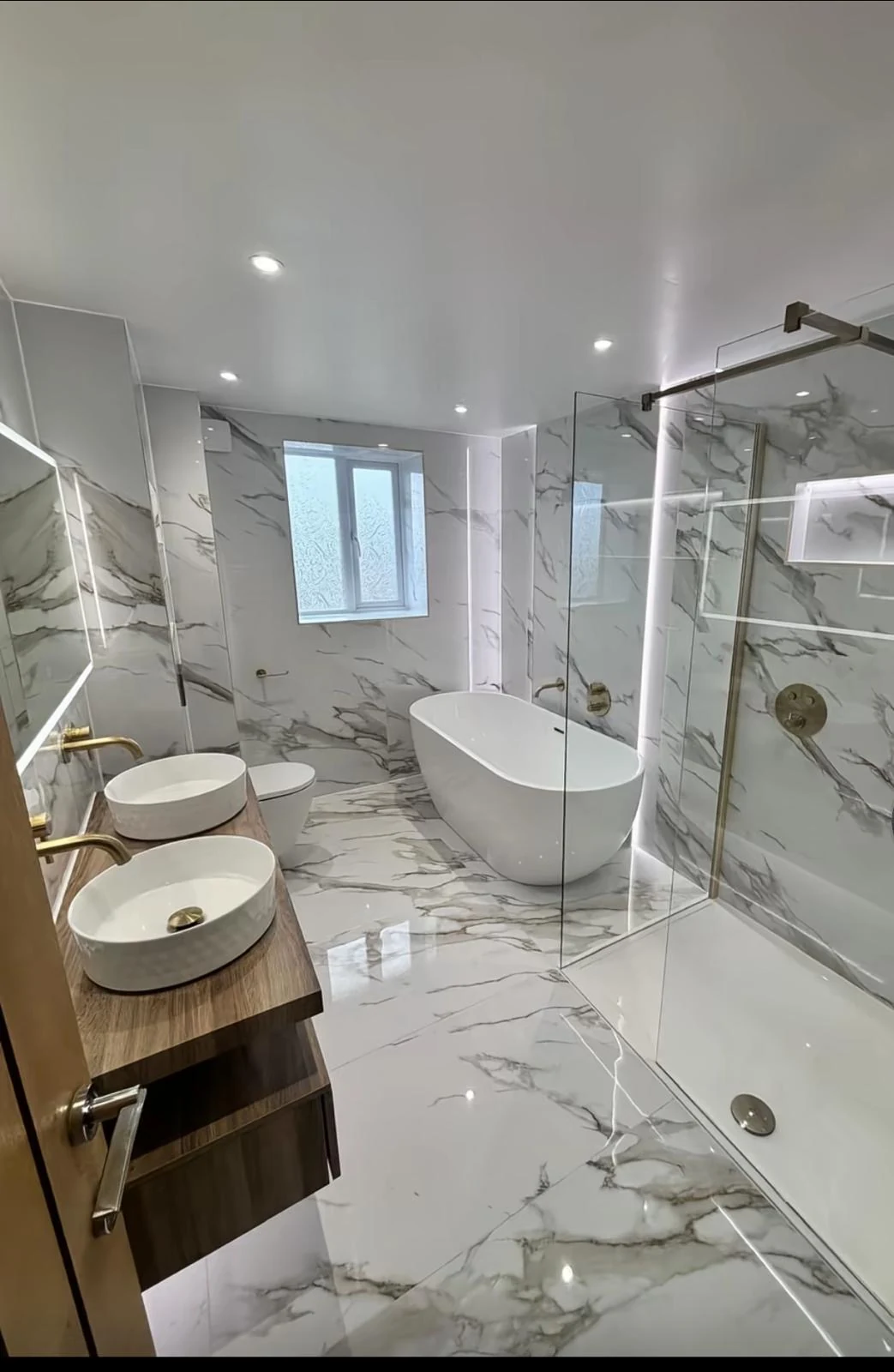 Finished modern bathroom renovation – B.Atlas Construction