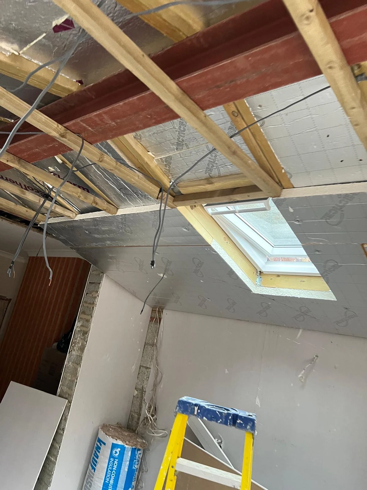 Roof and ceiling construction – B.Atlas Construction